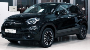 FIAT 500X CLUB чорного кольору